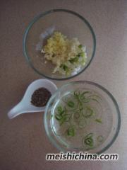 四步让花蛤快速去泥沙的妙招——番茄红烩花蛤