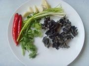 凉拌木 耳，脆爽