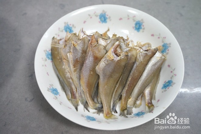 油炸小黄鱼的做法