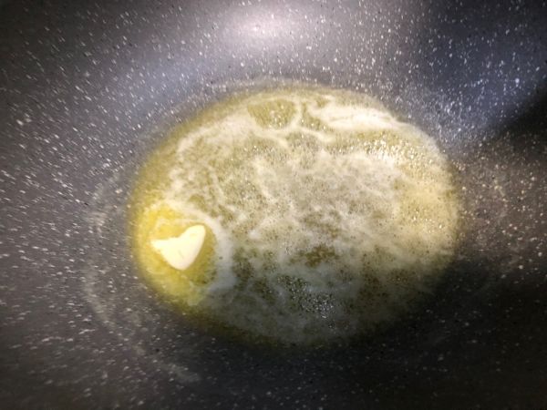 奶油培根蘑菇虾仁玉米意面