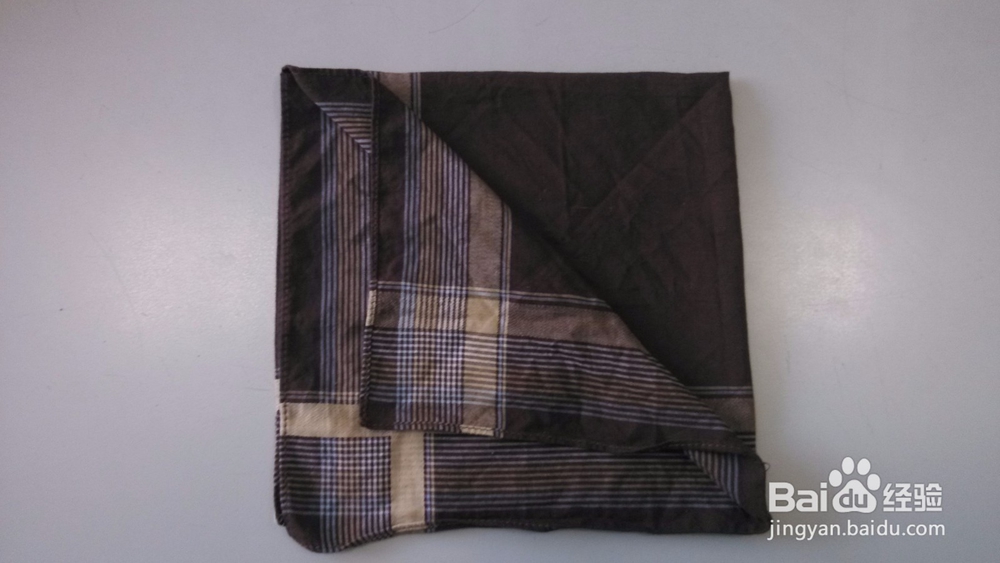 山峰餐巾布的做法