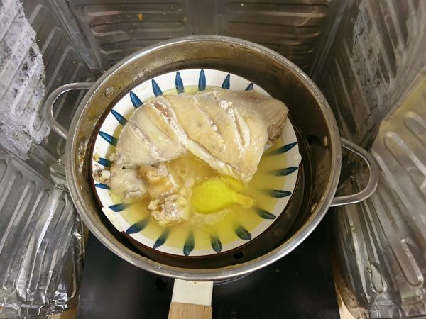 捞汁柠檬手撕鸡腿肉