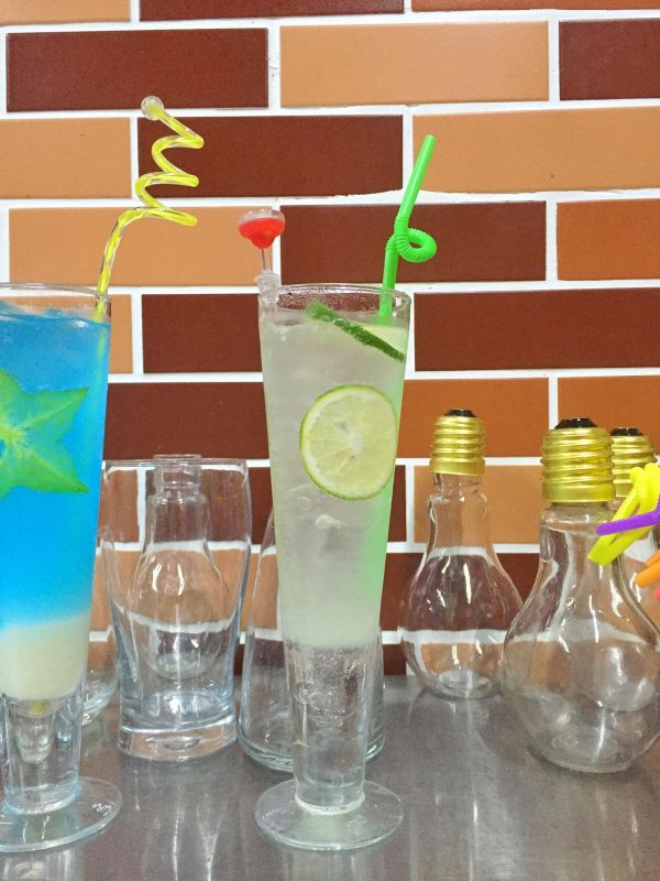 胭脂柠檬气泡水