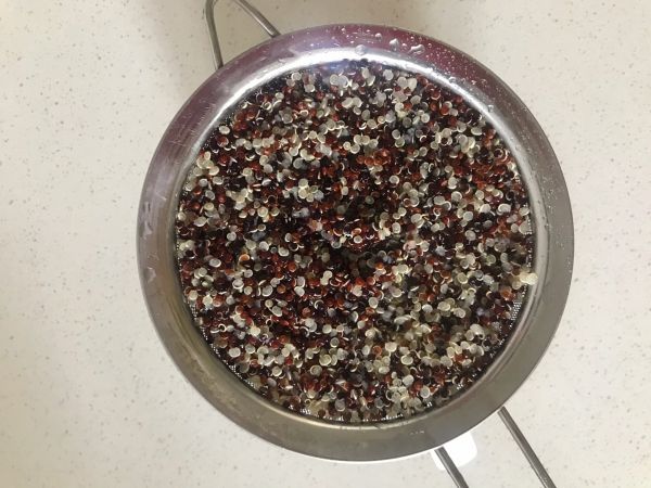 三文鱼藜麦沙拉