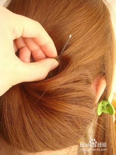 手把手教你！DIY超美韩式编发，分分钟就搞定！