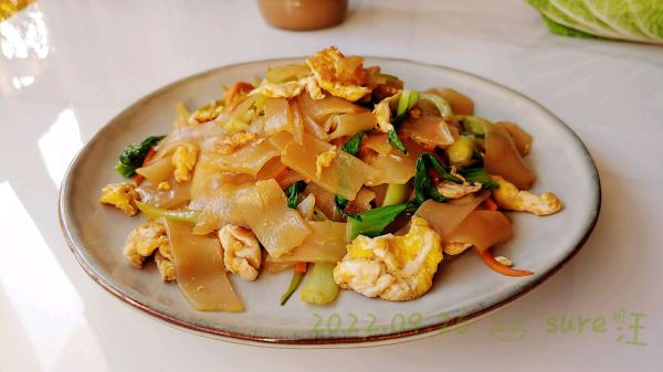 醋蛋生丝炒凉皮