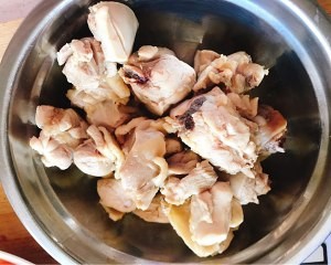 黄焖鸡米饭的做法