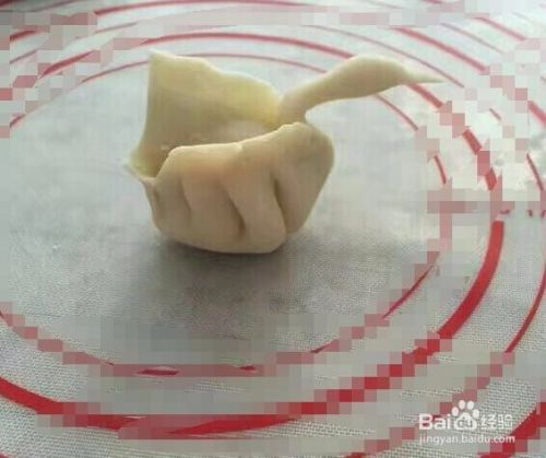家庭做天鹅水饺的方法，手工捏天鹅饺子造型流程