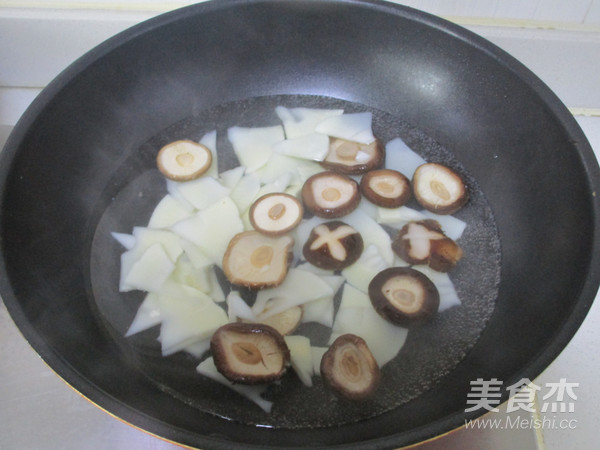 冬笋香菇烧大虾