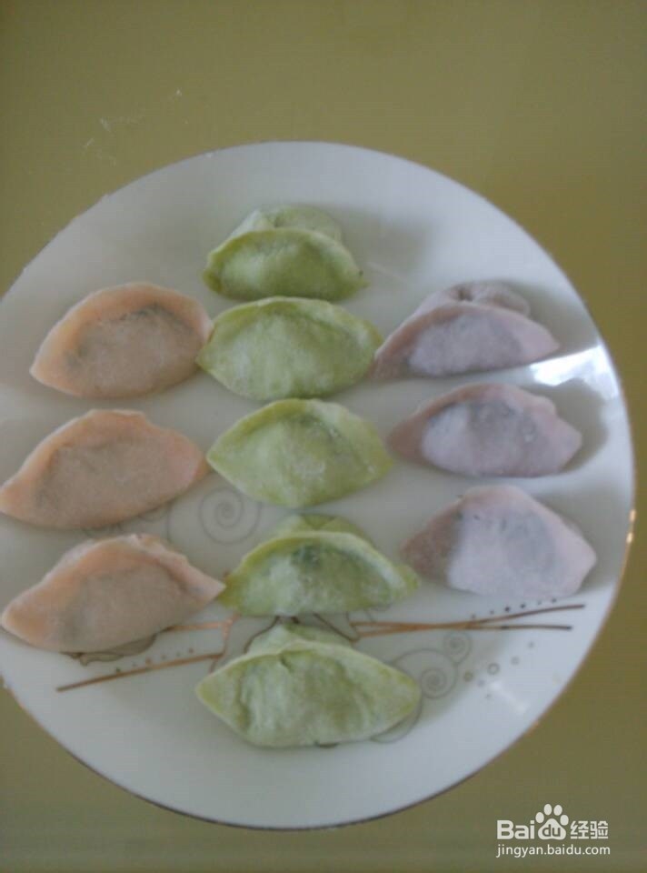 三色花彩色饺子的做法
