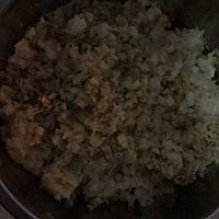 酸菜油脂拉饺子怎么做
