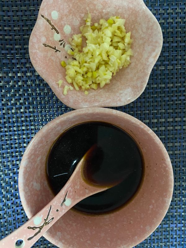 金针菇虎皮尖椒