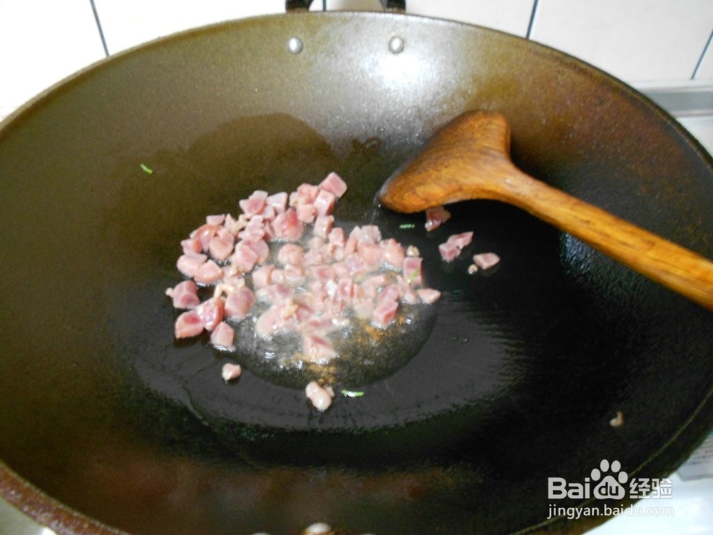 香肠炒菜梗做法