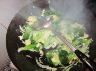 青菜鸡蛋炒细面