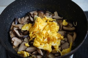 怎么做美味的香菇炒鸡蛋