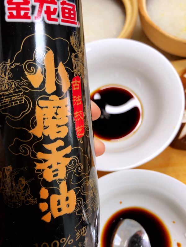 贵式腊肠煲仔饭