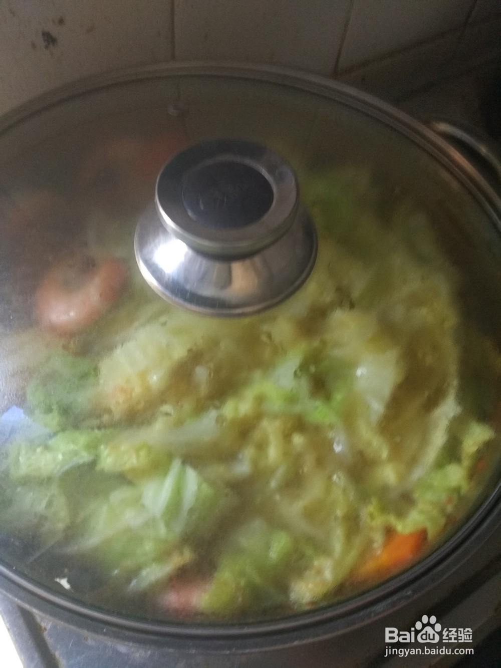 如何快速制作一份营养美味的豆腐白菜大虾汤