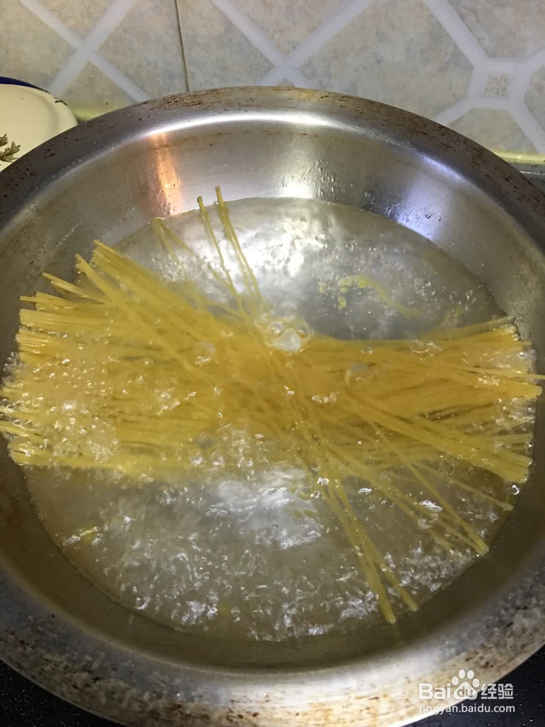 蒜香海鲜意大利面的做法