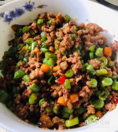 儿子能吃满满一碗饭的肉末豆角