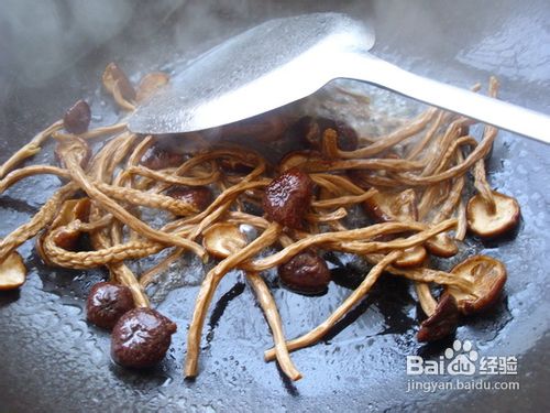 茶树菇海带丝汤