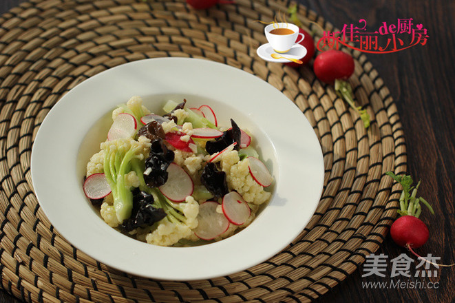 木耳樱桃萝卜拌花菜