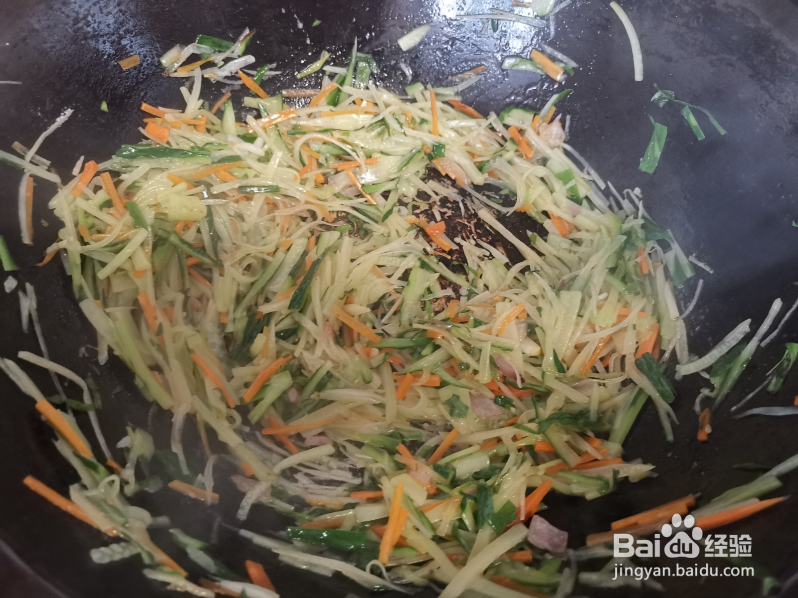 胡萝卜炒黄瓜土豆丝