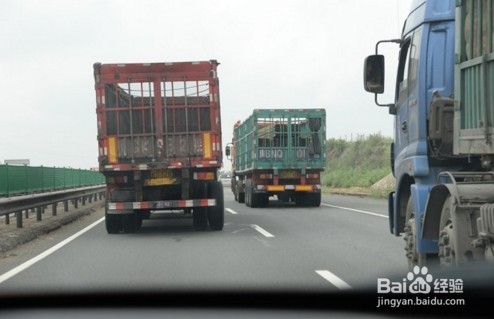 开车上高速要注意的事项