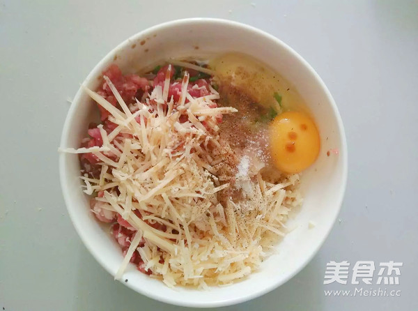 培根奶酪肉饭盅