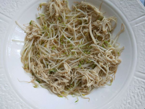 新派菠萝泡椒田鸡