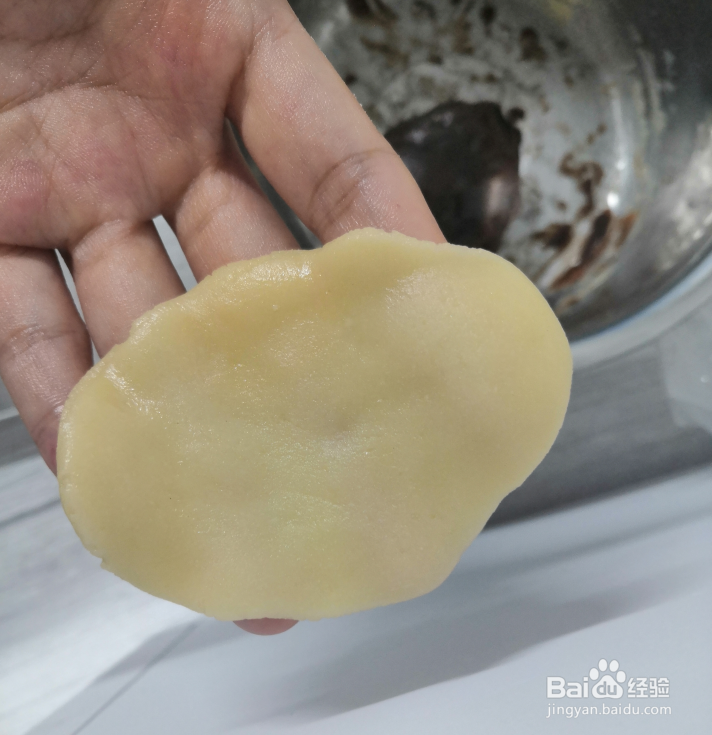 莲蓉蛋黄月饼怎么做？