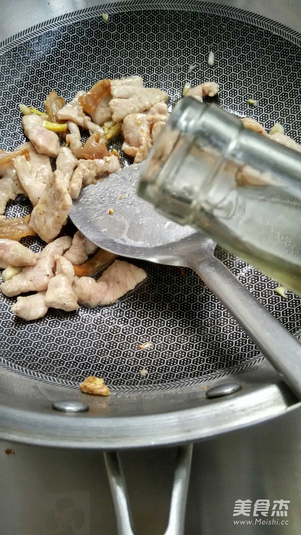 胡萝卜黄瓜炒肉片