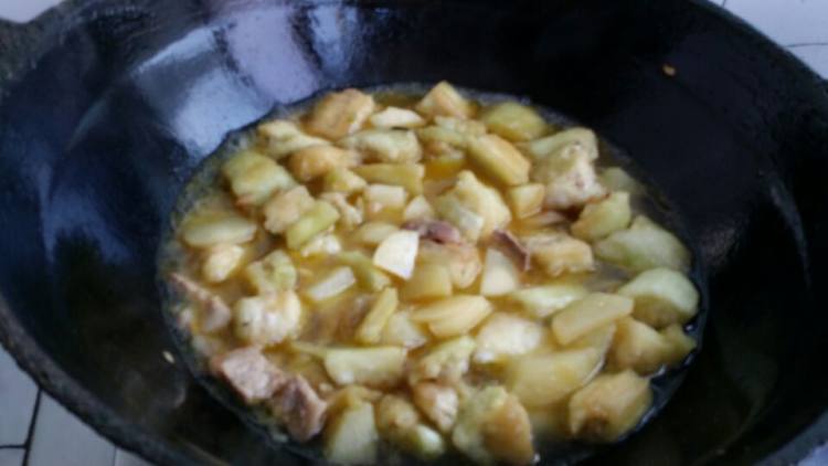 土豆炖茄子，美食界的新搭配！