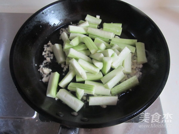 蒜蓉丝瓜条的做法