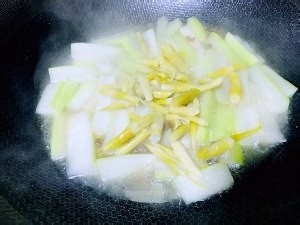 毛豆扁尖笋炒瓠瓜