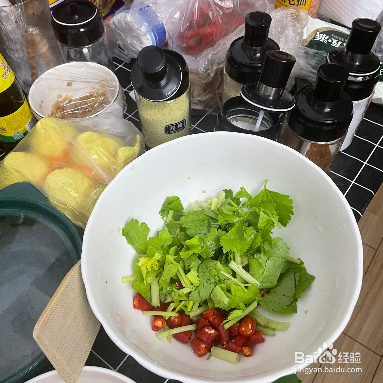 柠檬泡脚鸡脚的做法