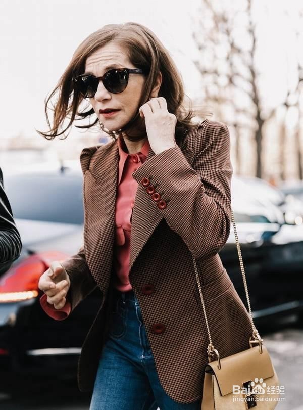 还在用西装配衬衫？你看穿破洞牛仔的宋茜同意吗