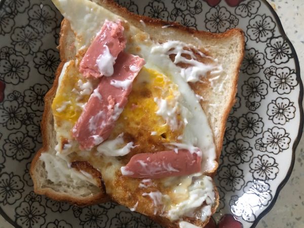 鸡蛋火腿三明治