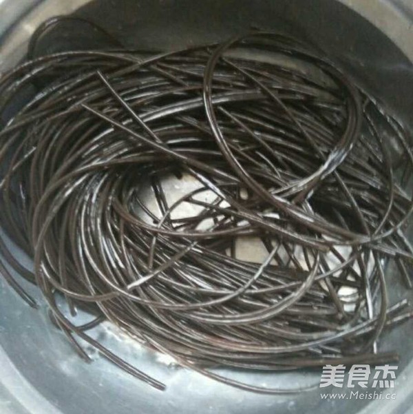 酸辣蕨根粉的做法