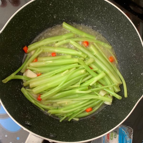 小米辣炒空心菜