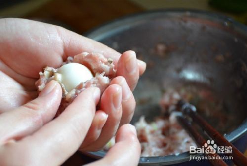 鹌鹑蛋鲜菇小肉丸的做法
