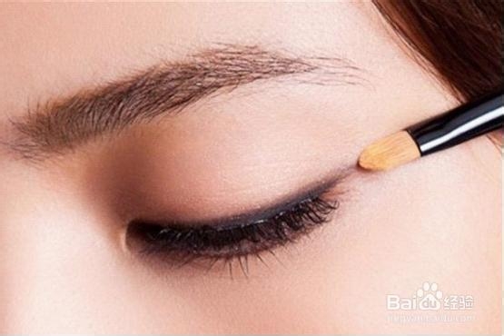 上班族简易眼妆四部曲