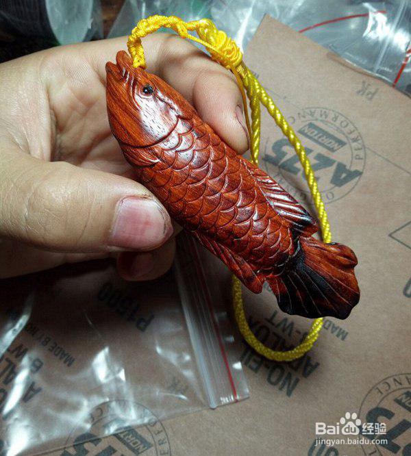 雕刻金龙鱼的木雕手工教程