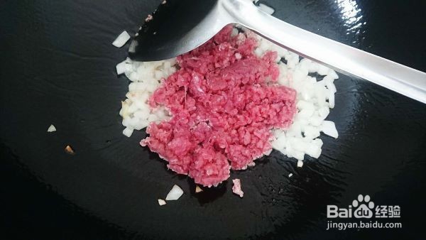 小朋友吃了一大盘的 意大利面+炸薯块