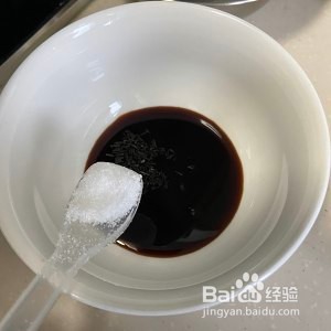 教你怎么做超下饭蒜香茶树菇鸡翅锅