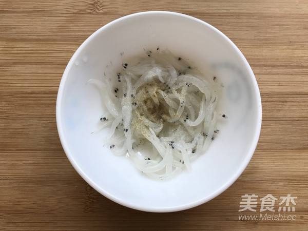 银鱼蒸蛋的做法