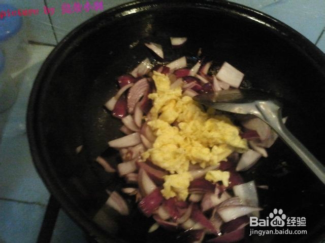 被孩子吃的光光的圆葱炒鸡蛋