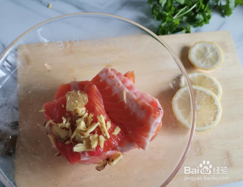 炸三文鱼排的做法