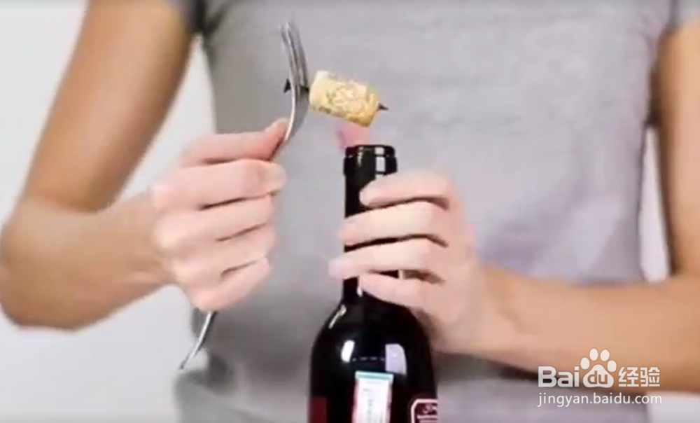 没有工具怎么开红酒