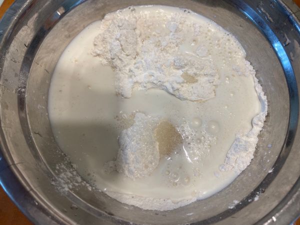 火龙果麻薯肉松软欧包