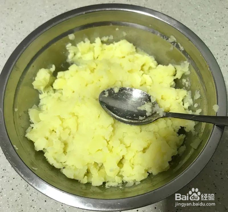 面包糠香酥薯饼